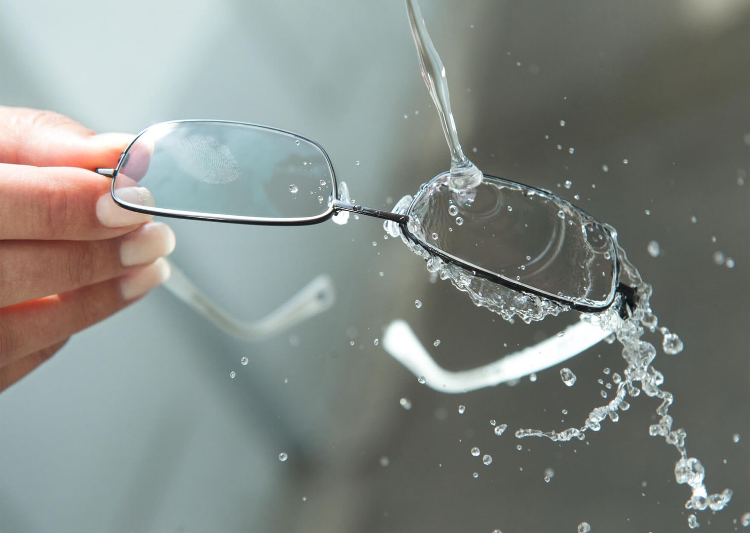 Pflege- und Gebrauchshinweise für ZEISS-Brillengläser